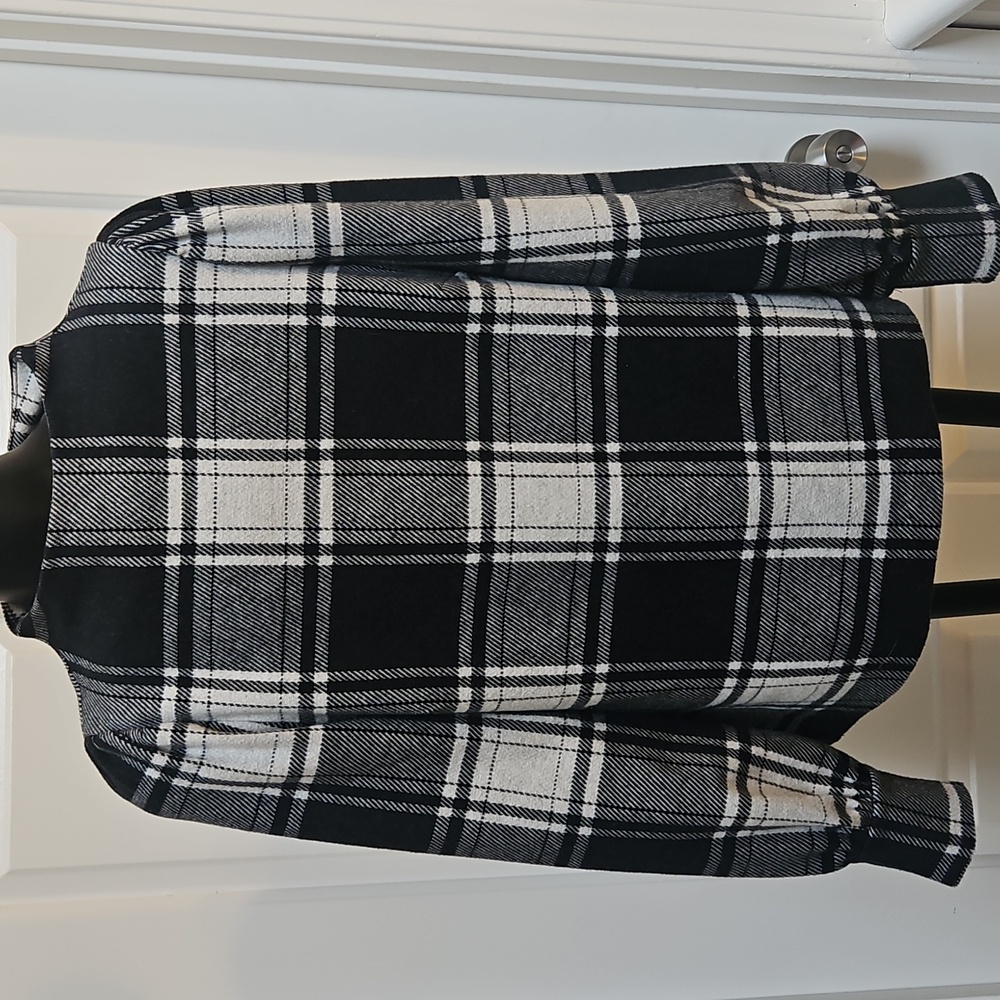 TALBOTS Black and White Plaid Top Shirt Blouse Sweater - SP